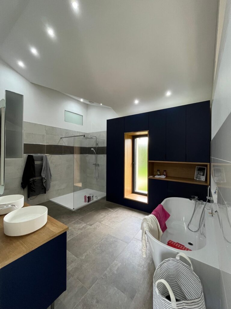 Meuble de salle de bain sur mesure