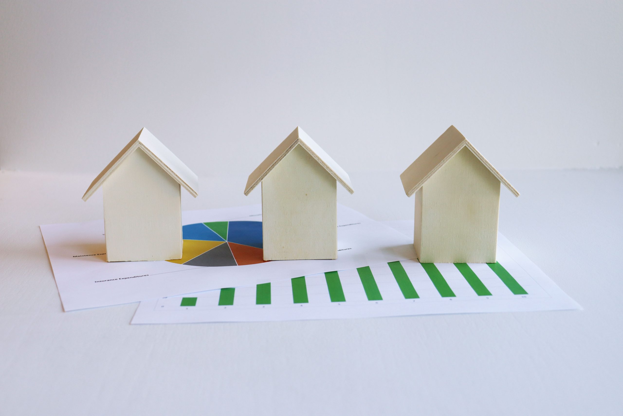Maisons miniatures graphiques analyse marché immobilier