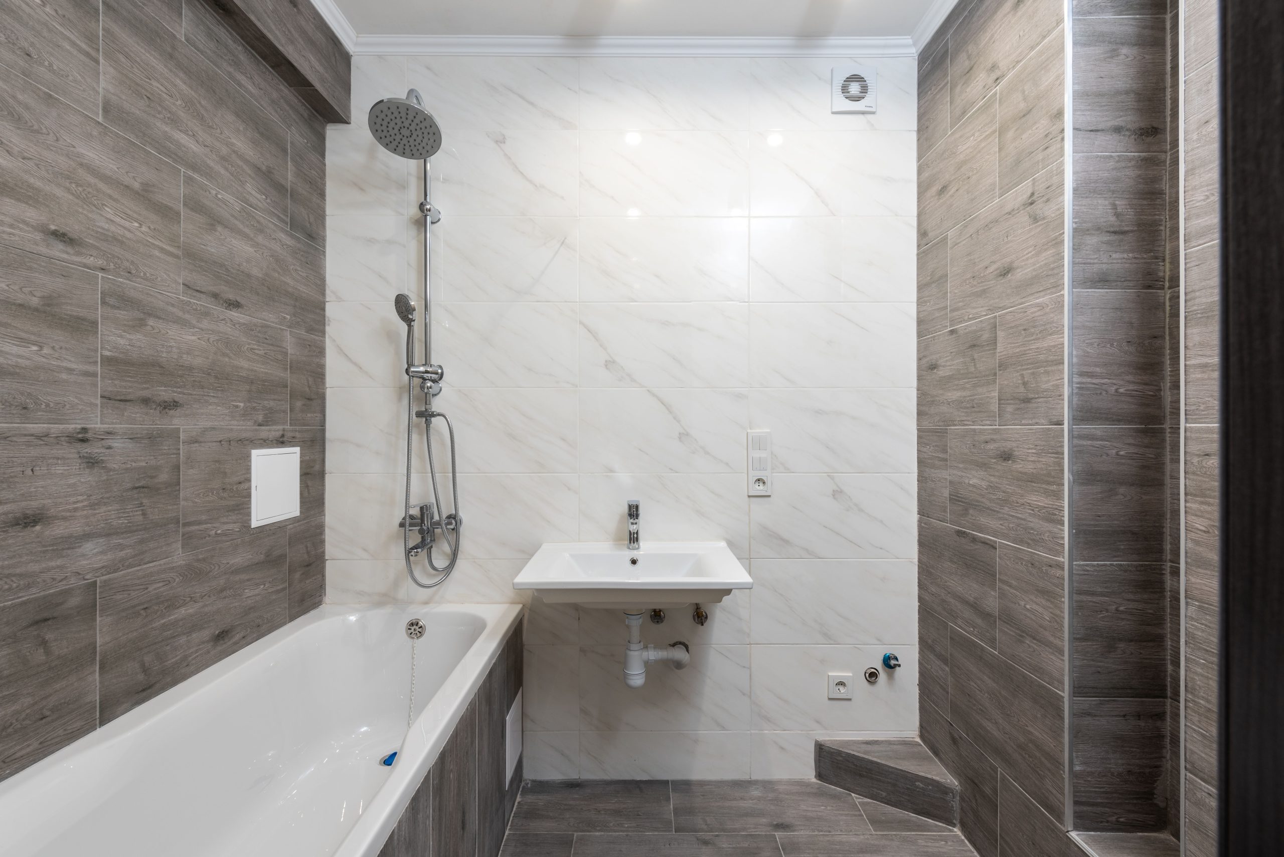 Salle de bain moderne avec design épuré
