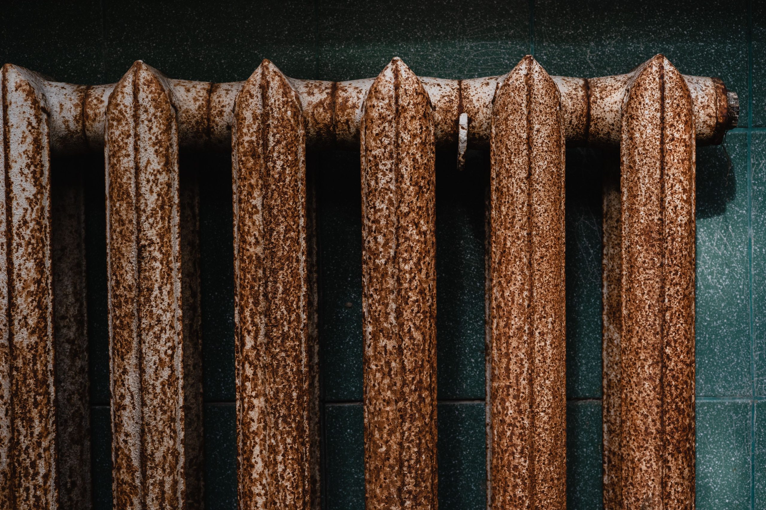 Radiateur rouillé ancien surface texturée
